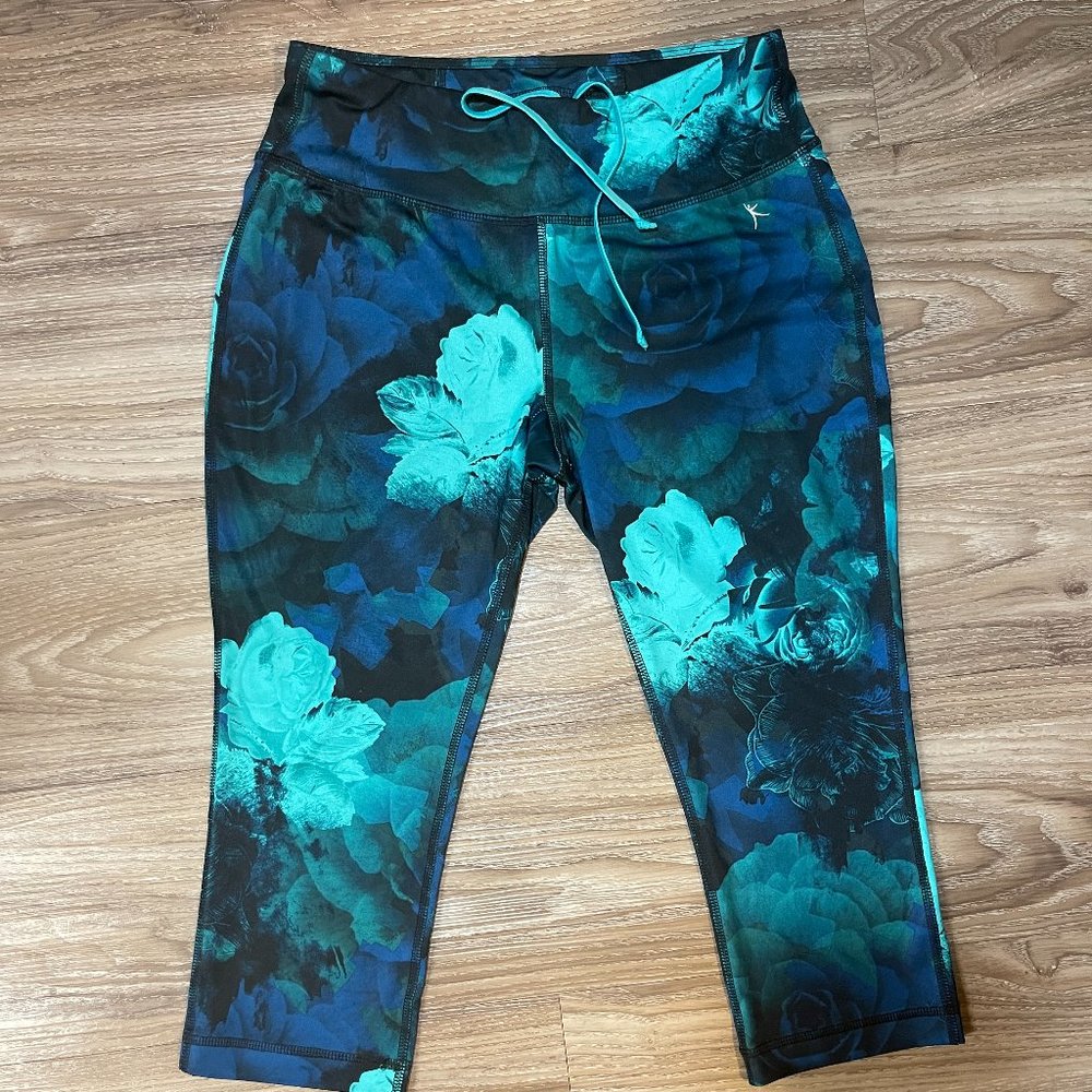 DRI MORE Athletic Crops Fitted